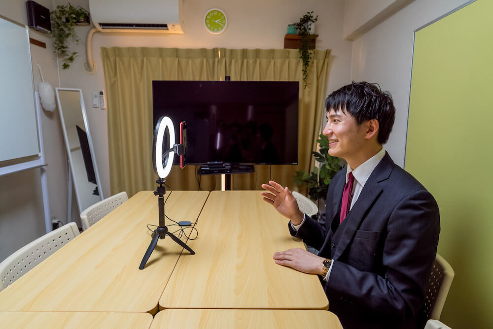 仕事の打ち合わせの場に